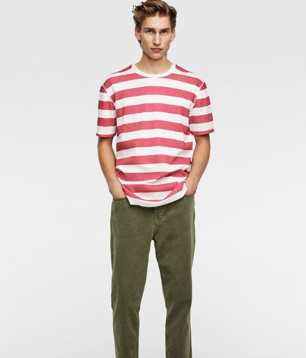 Red and white combination T-shirt